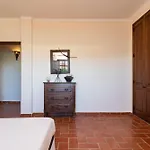 Casa Com Piscina Privada Em - Jardim & Estacionamento