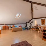 Prázdninový dům Casa Com Piscina Privada Em - Jardim & Estacionamento *