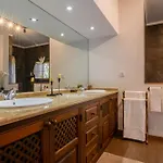 Casa Com Piscina Privada Em - Jardim & Estacionamento *