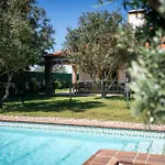 Casa Com Piscina Privada Em - Jardim & Estacionamento