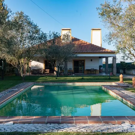 Дом отдыха Casa Com Piscina Privada Em - Jardim & Estacionamento
