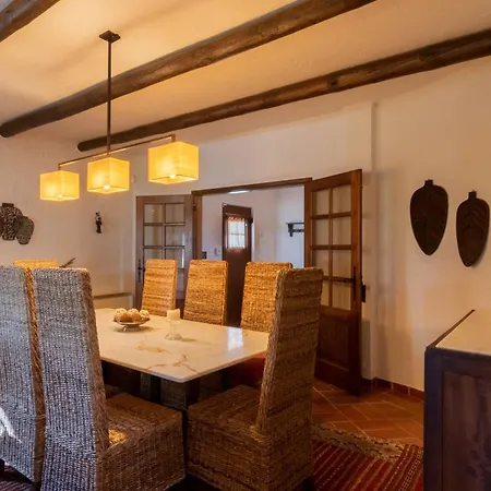 Casa Com Piscina Privada Em - Jardim & Estacionamento
