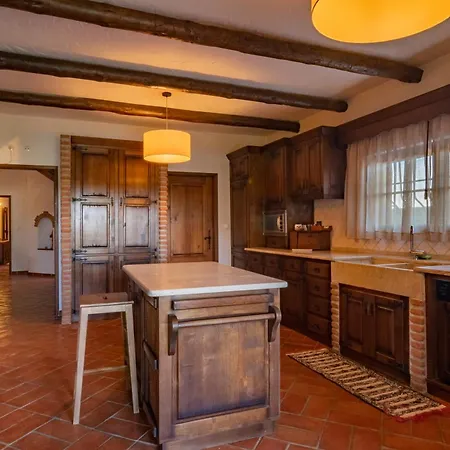 Casa Com Piscina Privada Em - Jardim & Estacionamento * Palmela