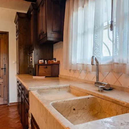 Prázdninový dům Casa Com Piscina Privada Em - Jardim & Estacionamento