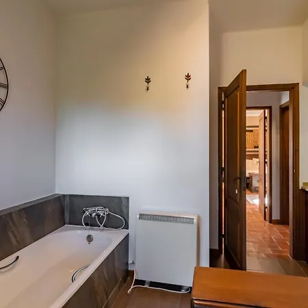 Casa Com Piscina Privada Em - Jardim & Estacionamento