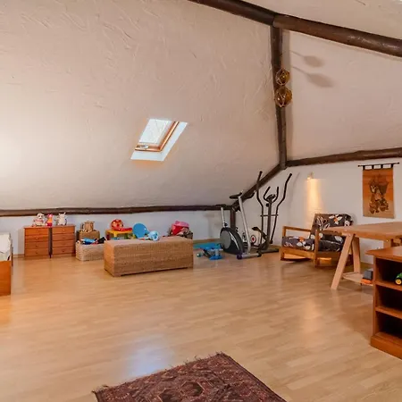 Prázdninový dům Casa Com Piscina Privada Em - Jardim & Estacionamento *