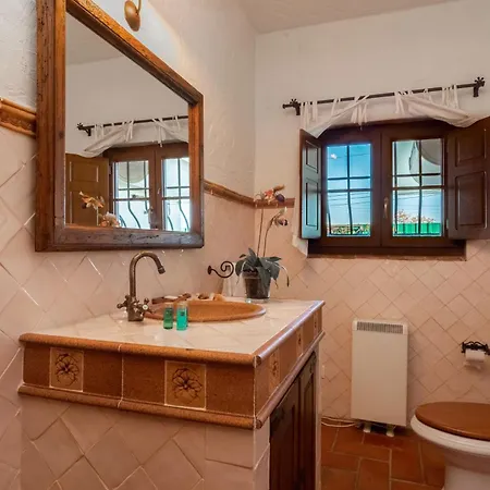 Casa Com Piscina Privada Em - Jardim & Estacionamento * Palmela