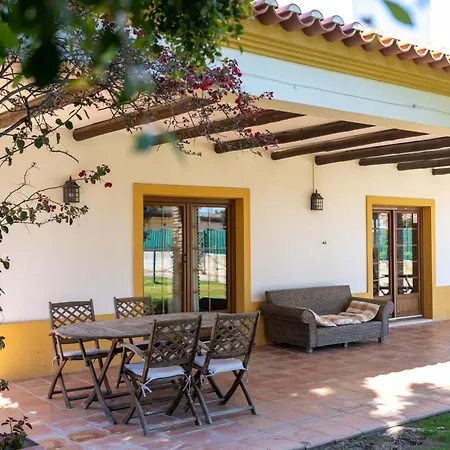 Prázdninový dům Casa Com Piscina Privada Em - Jardim & Estacionamento