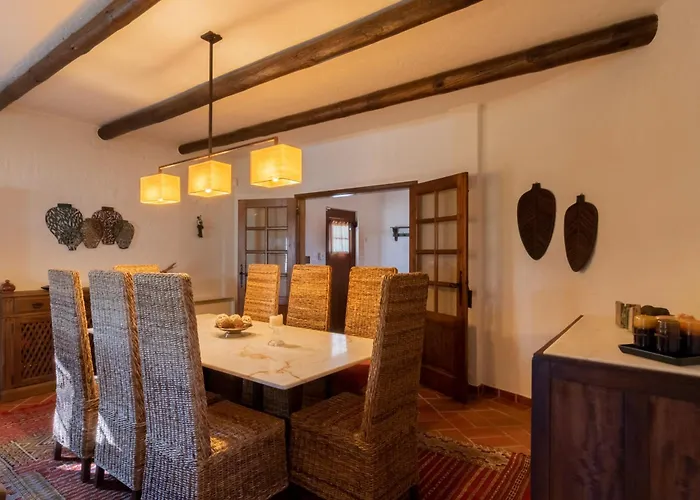Casa Com Piscina Privada Em - Jardim & Estacionamento