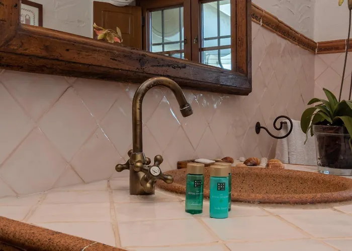 Casa Com Piscina Privada Em - Jardim & Estacionamento