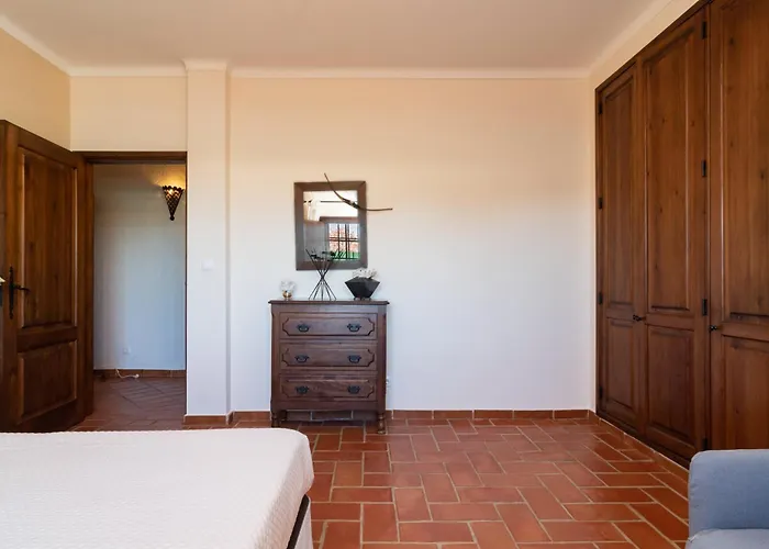 Casa Com Piscina Privada Em - Jardim & Estacionamento