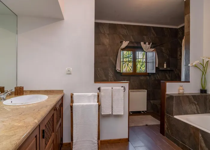 Feriehus Casa Com Piscina Privada Em - Jardim & Estacionamento *